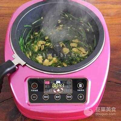 韭菜花炒鸡蛋的做法