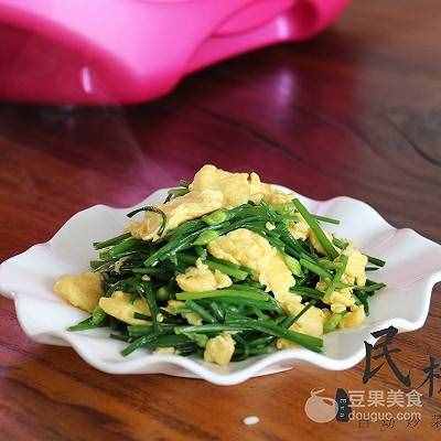 韭菜花炒鸡蛋的做法